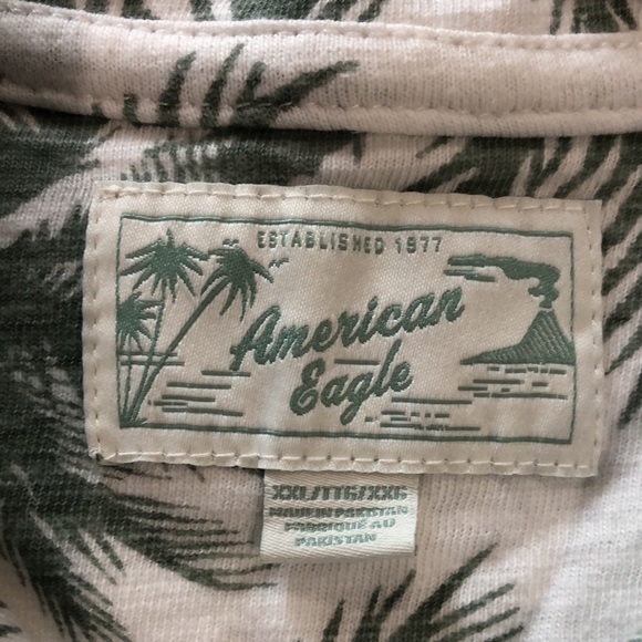 NWOT! - AMERICAN EAGLE OUTFITTERS 100% Cotton Short Sleeve Button Down - Picture 2 of 10
